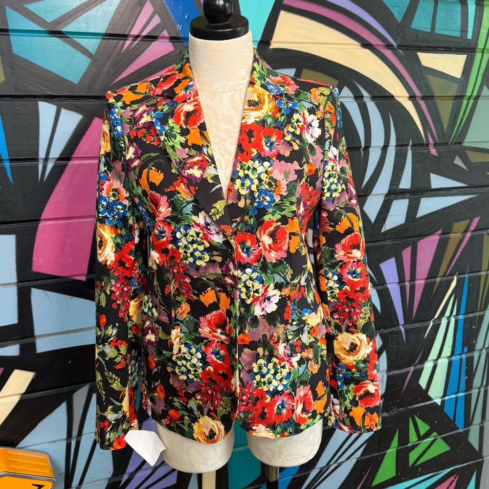 NWT Love Moschino Floral Blazer size 44 (8), retails $695